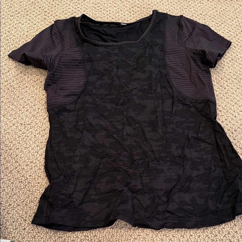 lululemon athletica Black Patterned Short Sleeve Tee